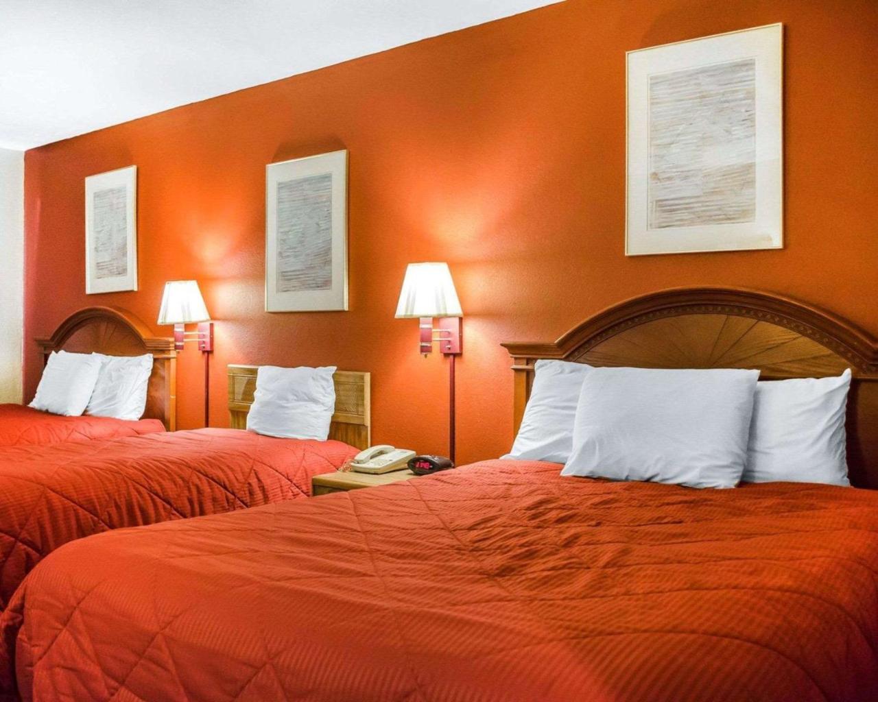 Rodeway Inn Гаррисберг Экстерьер фото